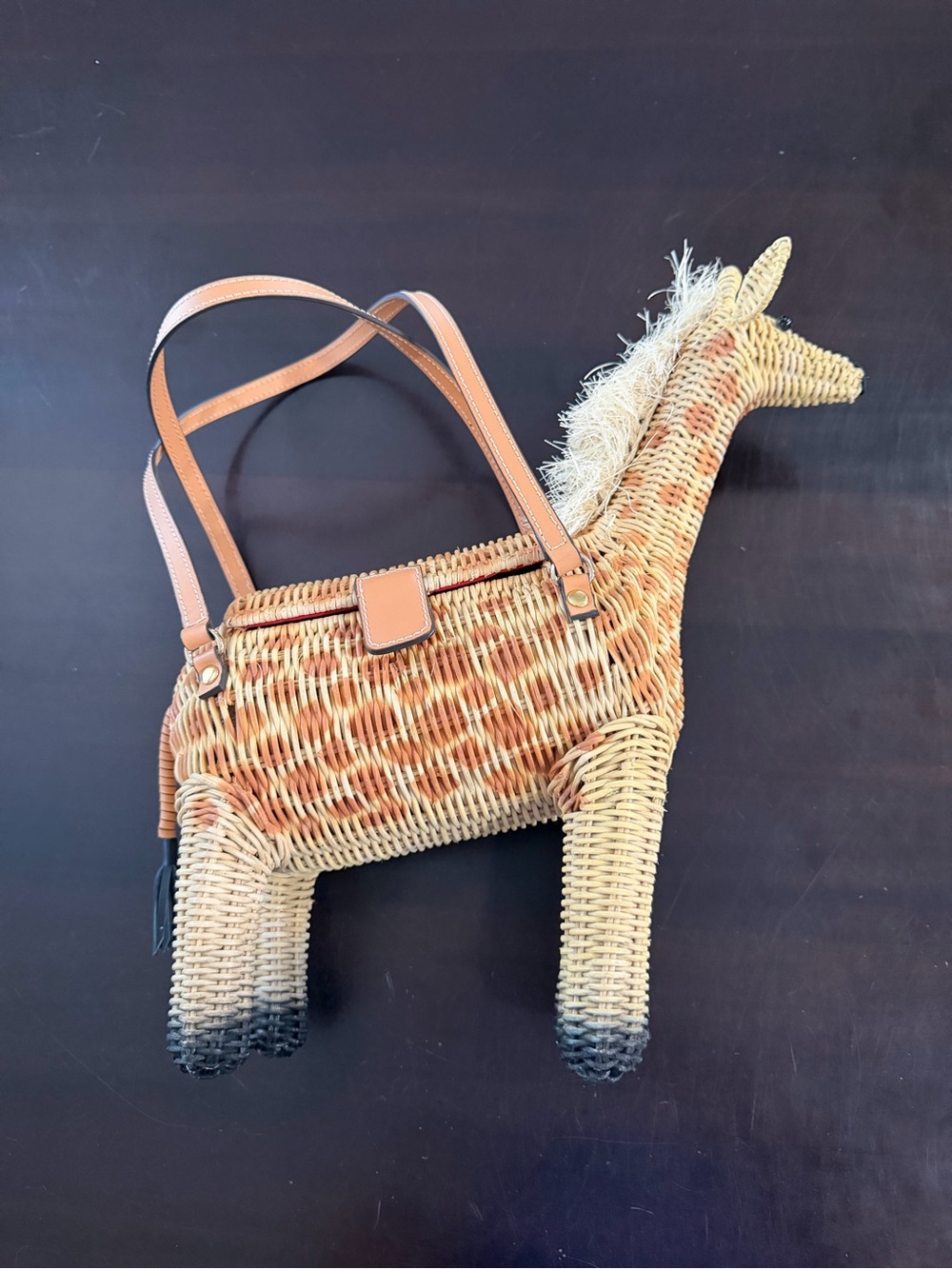 Woven Giraffe-Shaped Shoulder Bag in Tan Wicker darling